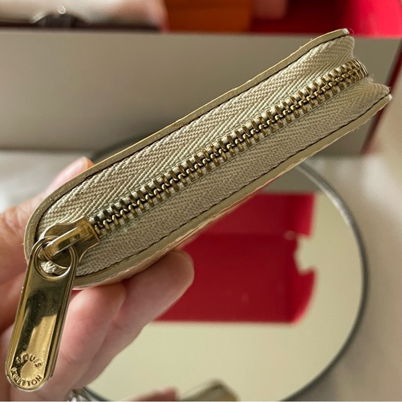 LV Vernis compact zippy - Picture 7 of 15